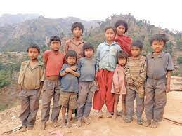 चितवनका चेपाङ बालबालिकालाई विद्यालयमै दिवा खाना