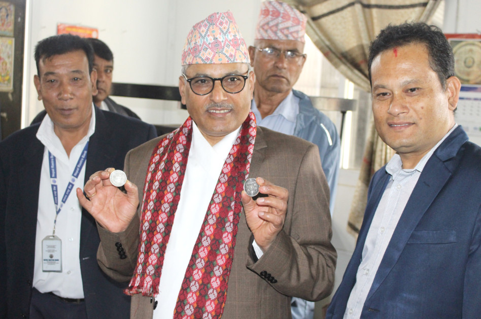गाईको चित्रअंकित ‘मेडालियन सिक्का’ सार्वजनिक