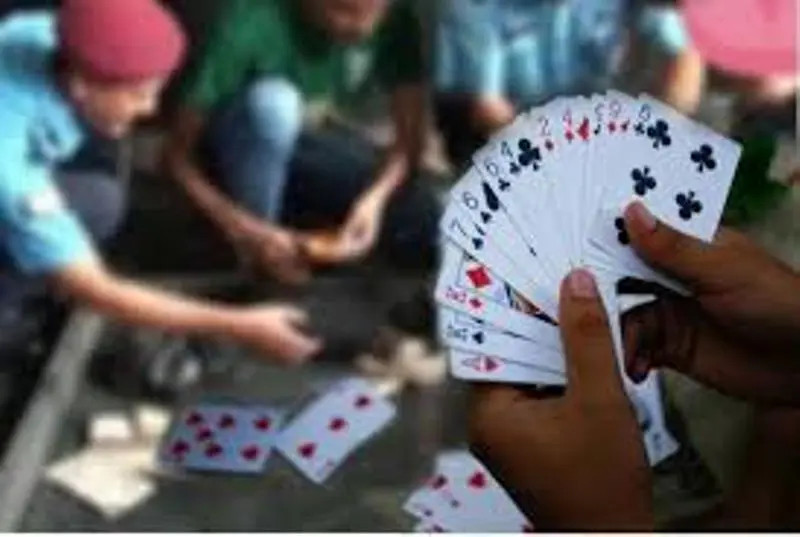 पर्साले तास खेलिरहेको अवस्थामा १३ जनालाई पक्राउ