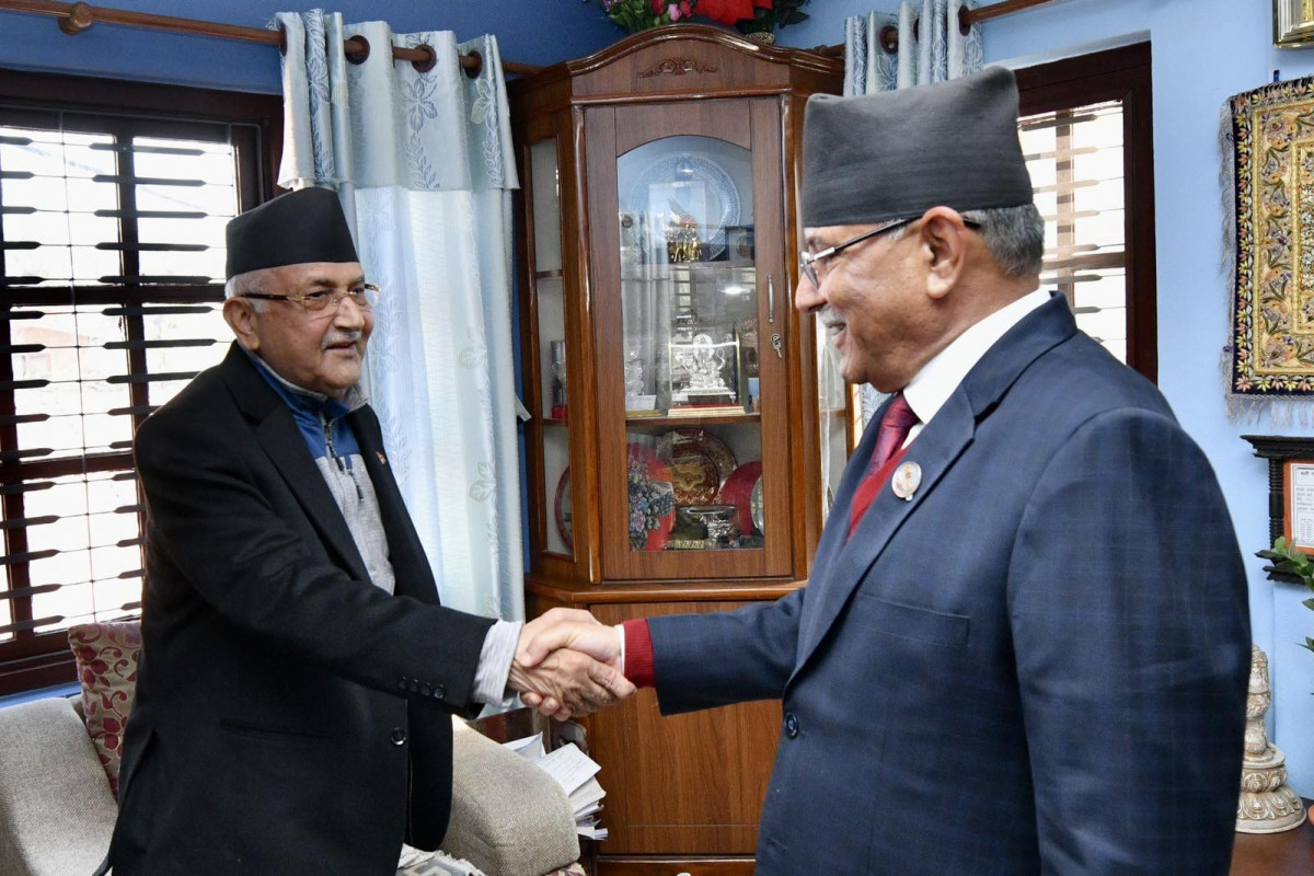 प्रचण्ड र ओली निरन्तर संवादमा