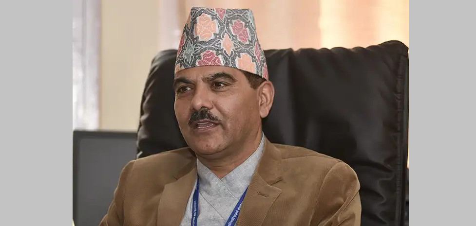 भ्रष्टाचार मुद्दामा निलम्बित मुख्यसचिव अर्याल ५० हजार धरौटीमा छुटे