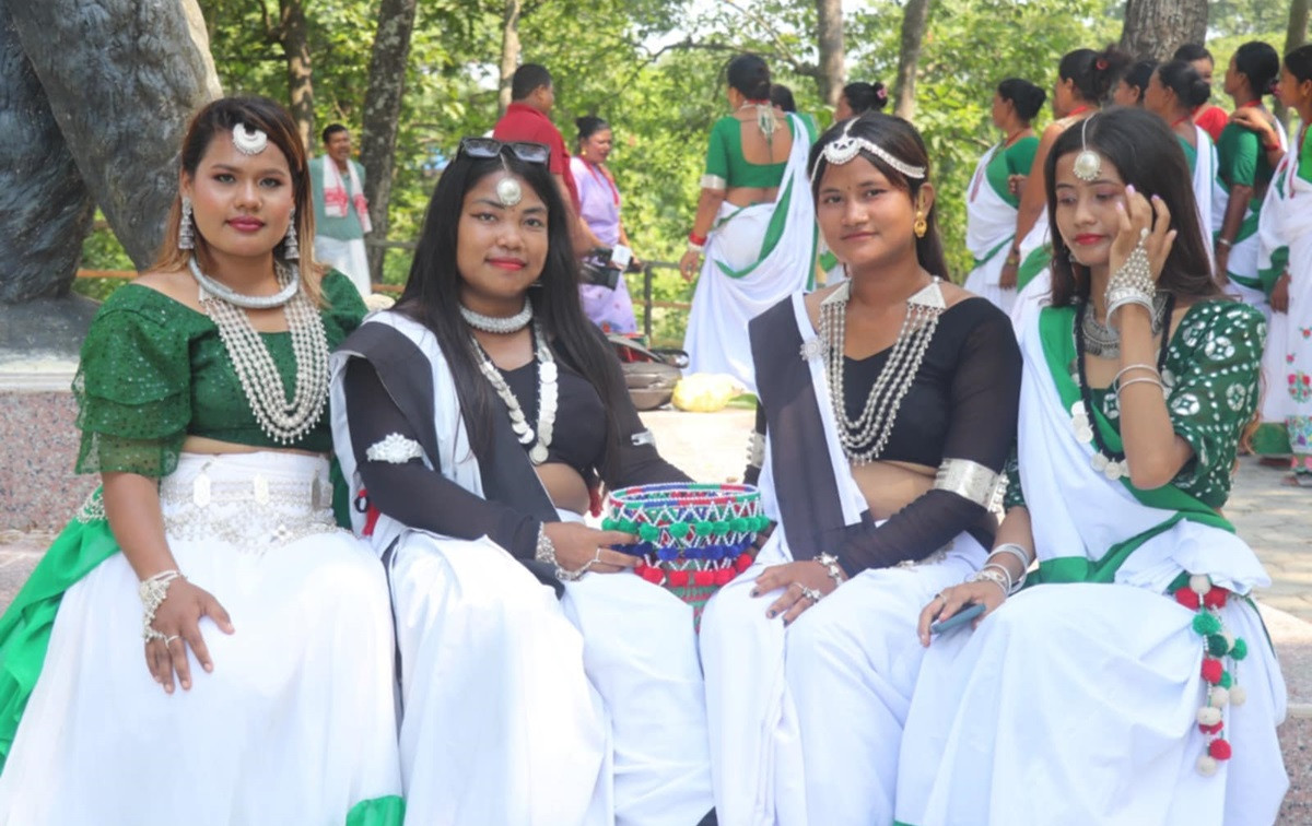 थारू संस्कृतिको संरक्षण गर्न महोत्सव आयोजना