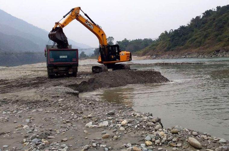 सर्वोच्चको आदेशपछि कालीगण्डकीमा उत्खनन सुरू