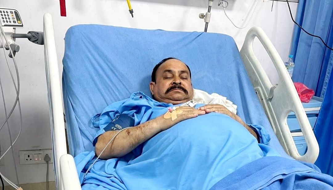 गाउँपालिकाका अध्यक्ष खाँलाई लखनउ रिफर