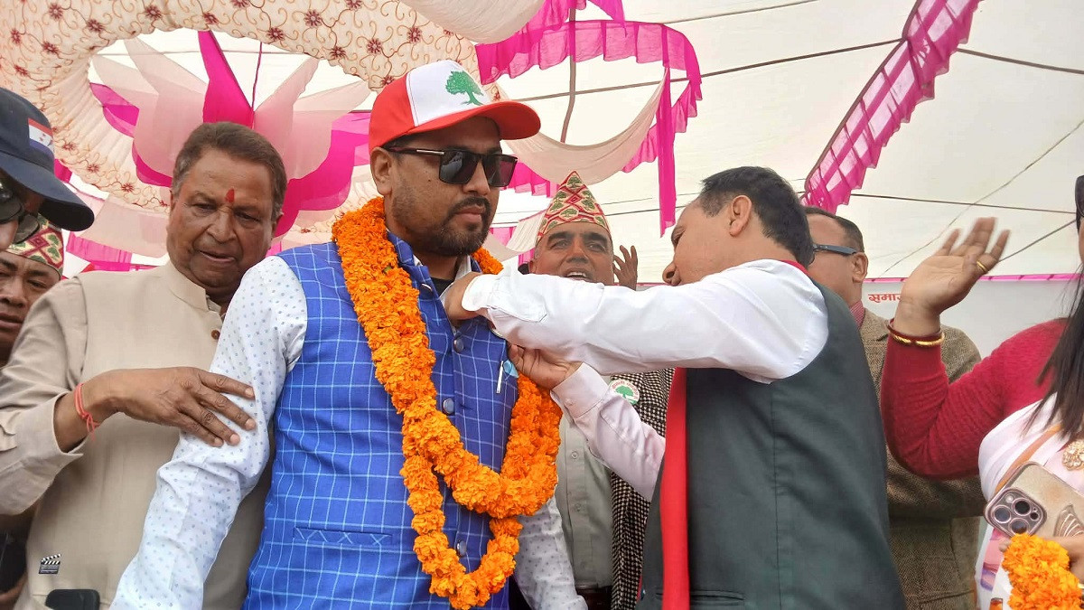 चुनावको मुखमा रास्वपा जिल्ला सभापति नै कांग्रेसतिर