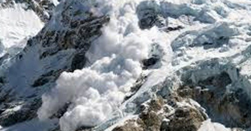 दार्चुलामा हिमपहिरो, मानिस पुरिएको आशंका