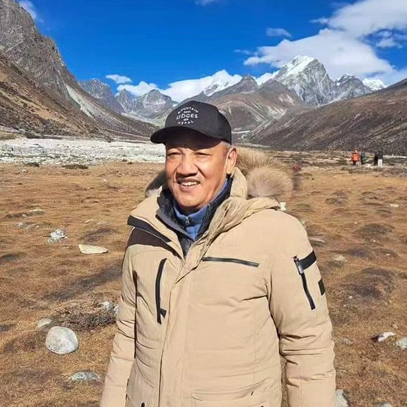 यति समुहका अध्यक्ष सोनाम शेर्पाले गरे सगरमाथाकाे सफल आराेहण