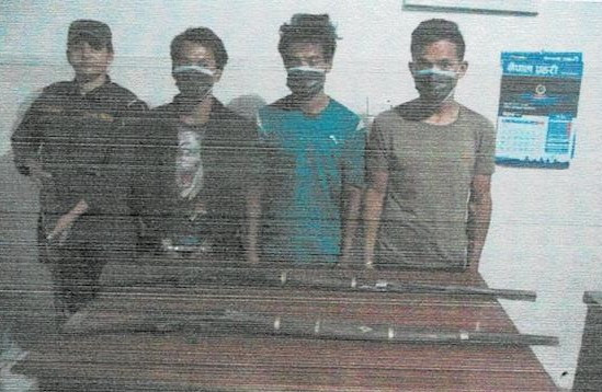 सिकार खेल्न हिडेका ३ जना  भरुवा बन्दुकसहित  पक्राउ