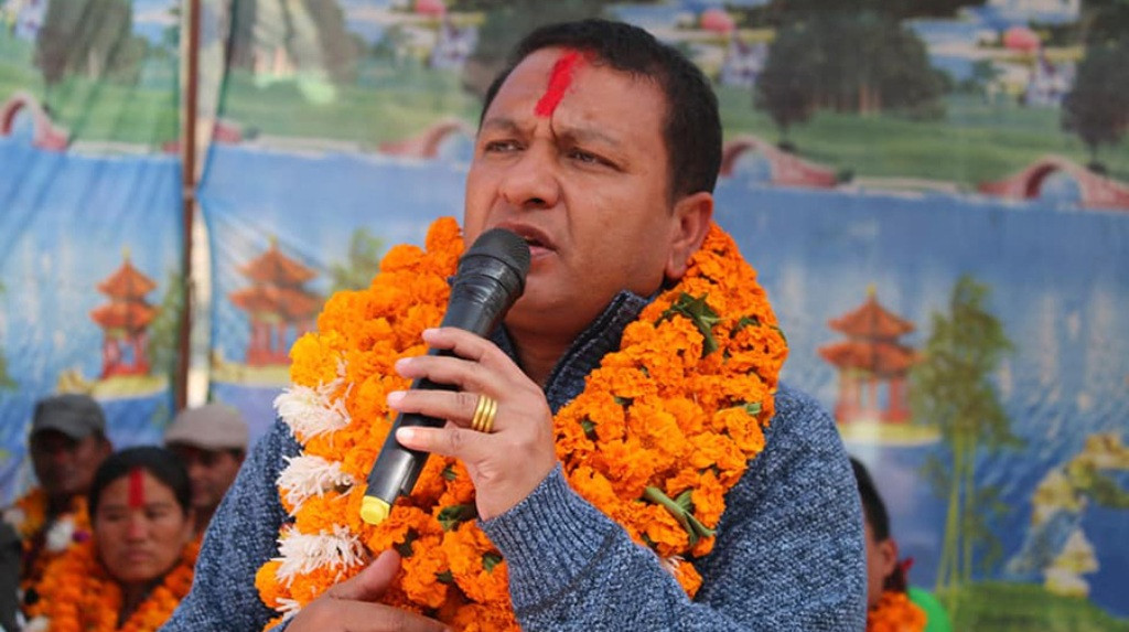 बचत कर्ताको पैसा फिर्ता गर्न नसकेपछि  ढोरपाटन नगरपालिकाका मेयर फरार