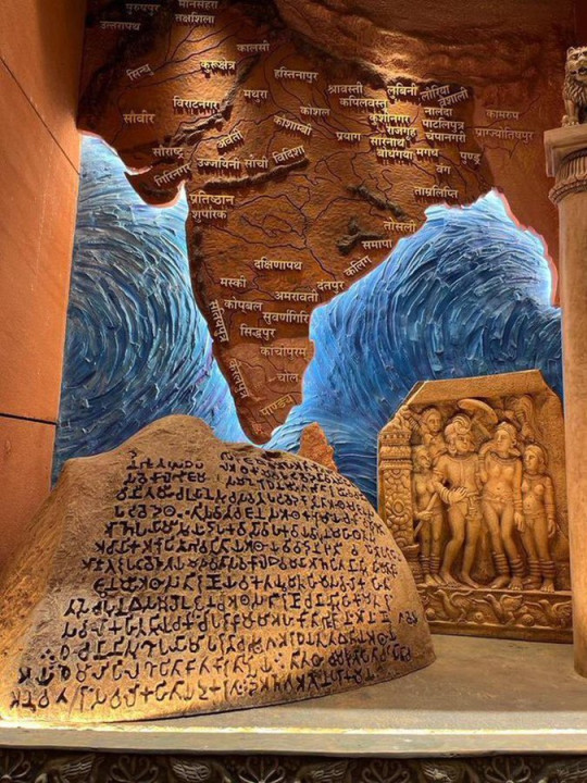 भारतीय संसदकाे भित्तेचित्रमा लुम्बिनी र कपिलबस्तु राखे पछि बाबुराम भट्टराईको आपत्ति