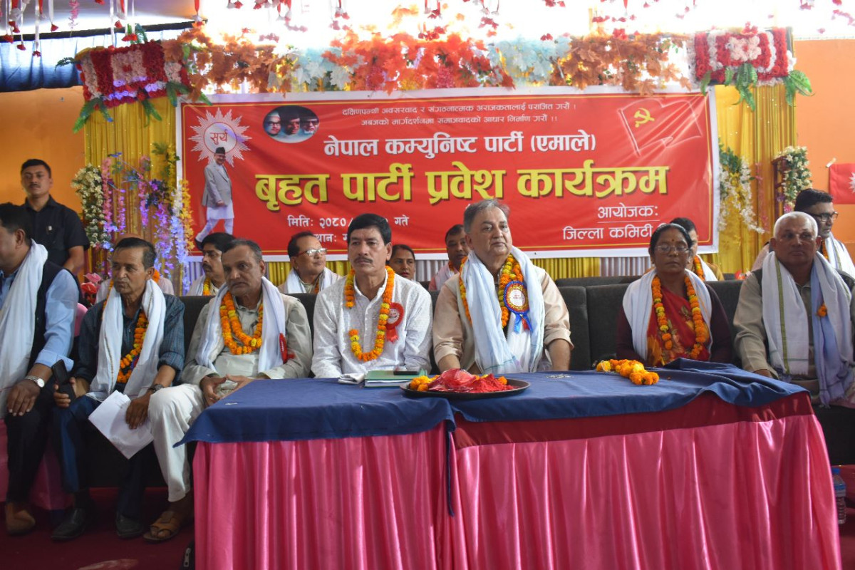 भारत भ्रमणमा गएका प्रधानमन्त्रीले गलत सहमति गर्नसक्ने : नेता पोखरेल
