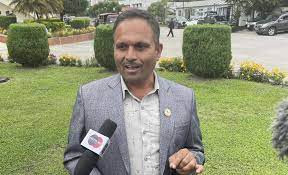 ज्ञानेन्द्र शाहीले संसद् बैठकमा अराजकता देखाएः माओवादी सांसद दाहाल