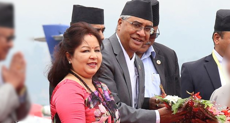 देउवा र आरजु छुट्टाछुट्टै सिंगापुरमा, एक सातासम्म उपचार हुने