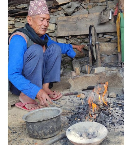 आरन पेसा सङ्कटमा