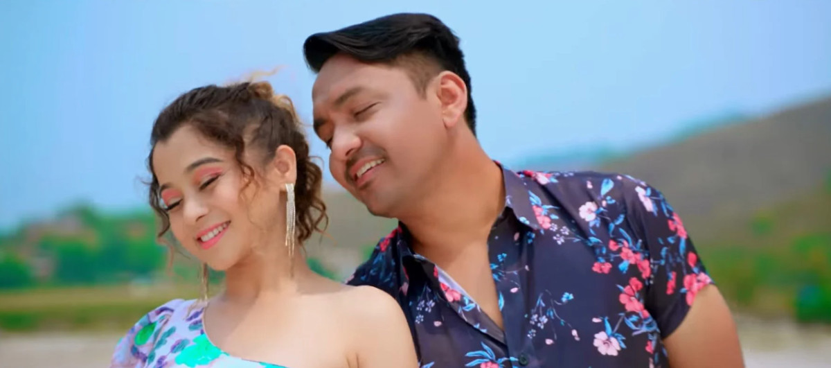 रचनाको ‘आउ तिमी अँगालोमा’मा गम्भीर  र अनिषाको रोमान्स (भिडियो)