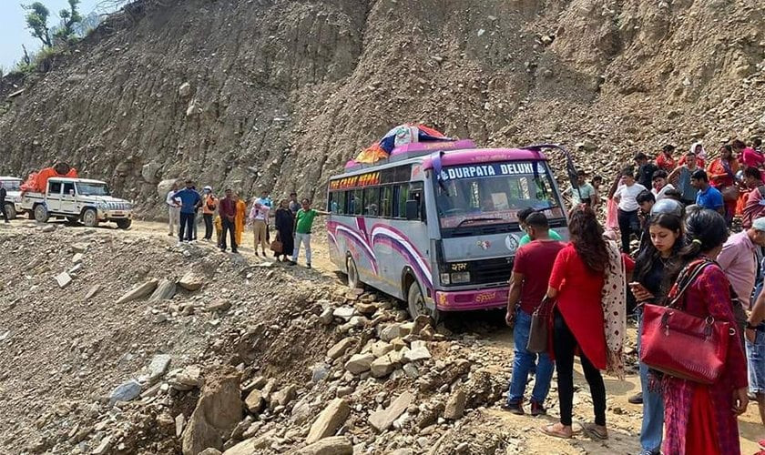 सधैँ सताइरहने दब्ल्लाङको पहिरो