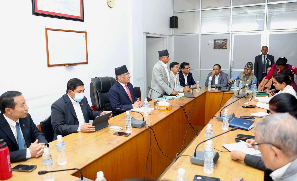 सिंहदरबारमा संसदीय दलको बैठक जारी, संसद अबराेधवारे छलफल