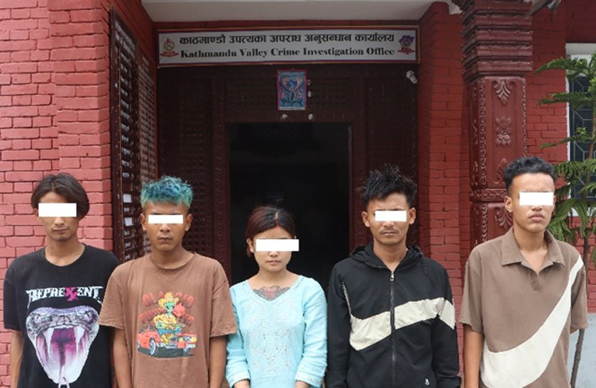 फेसबुक आईडी ह्याक गरी साढे १४ लाख ठगी