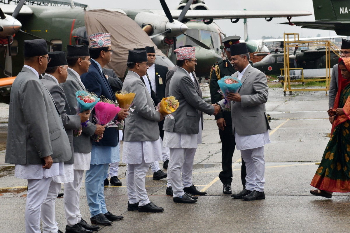 उपराष्ट्रपति यादव स्वदेश फिर्ता