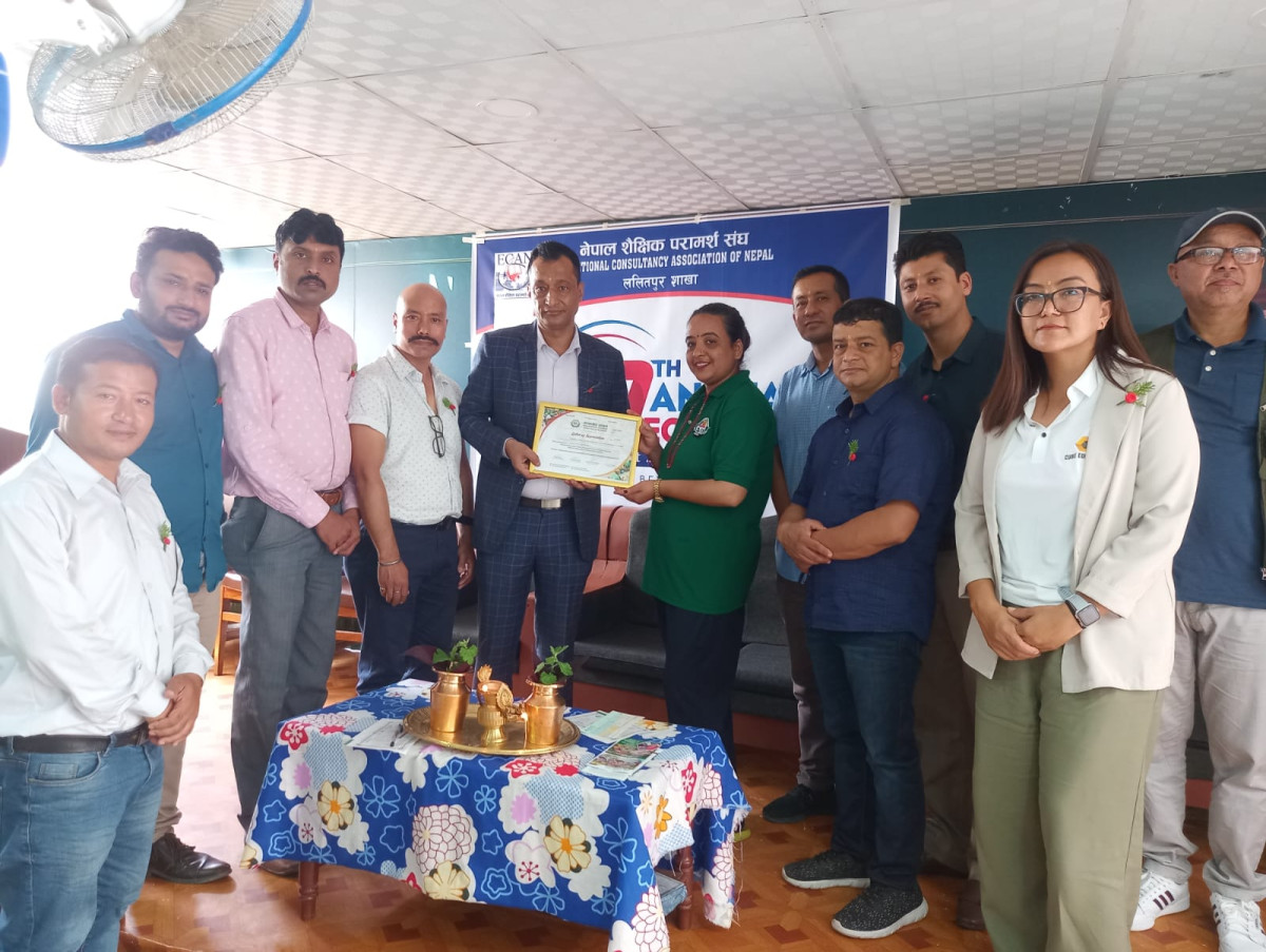 इक्यान ललितपुरद्धारा २७ औं बार्षिकोत्सवको अवसर पारी आश्रममा खाना सेवा