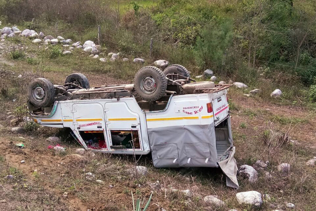 जुम्ला बाट मुगु तर्फ आउदै गरेको जीप दुर्घटना ः दुई जनाको मृत्यु &nbsp;