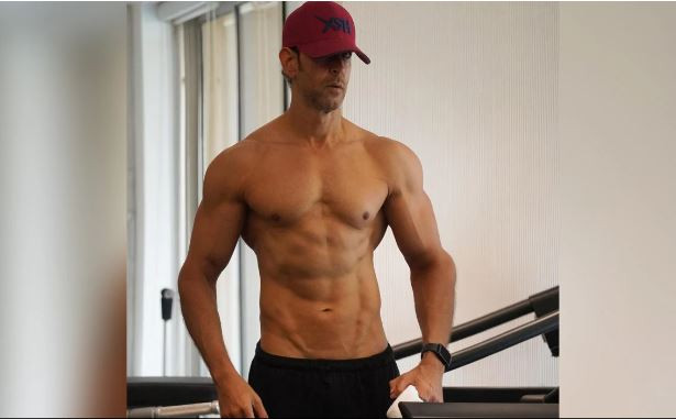 ऋतिक रोशन आफनो फिटनेश ट्रेनरलाई दिन्छन मासिक ३२ लाख