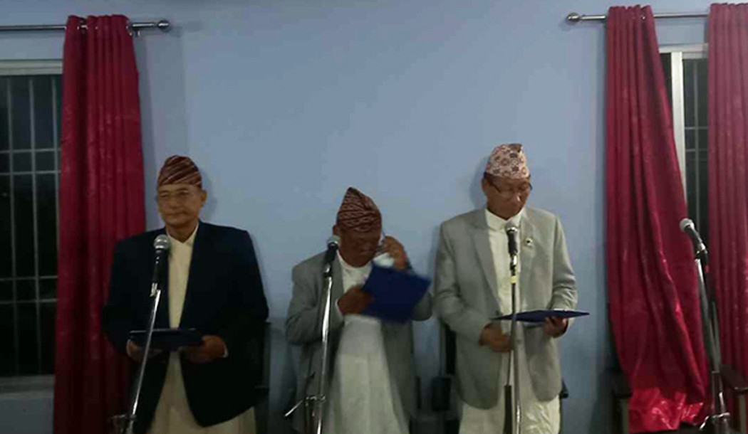 कोशी प्रदेशका मुख्यमन्त्री कार्कीले लिए शपथ