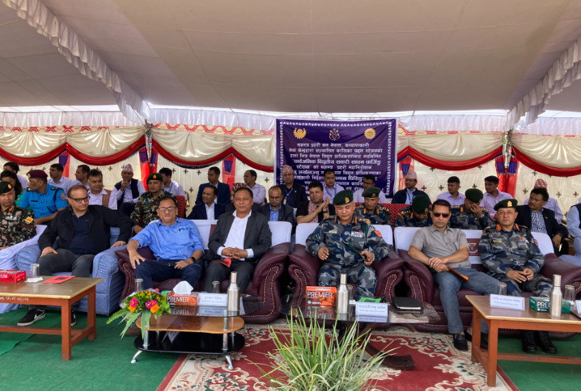 सशस्त्र प्रहरी बलको फ्युल सेन्टरमा निर्माण गरिएको विद्युतीय चार्जिङ स्टेसनको उद्घाटन