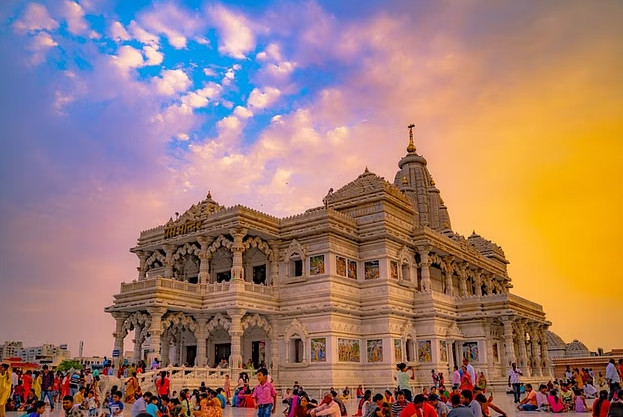 मथुरामा दर्शन गर्न पुगेका दुइ भक्तकाे मृत्यु