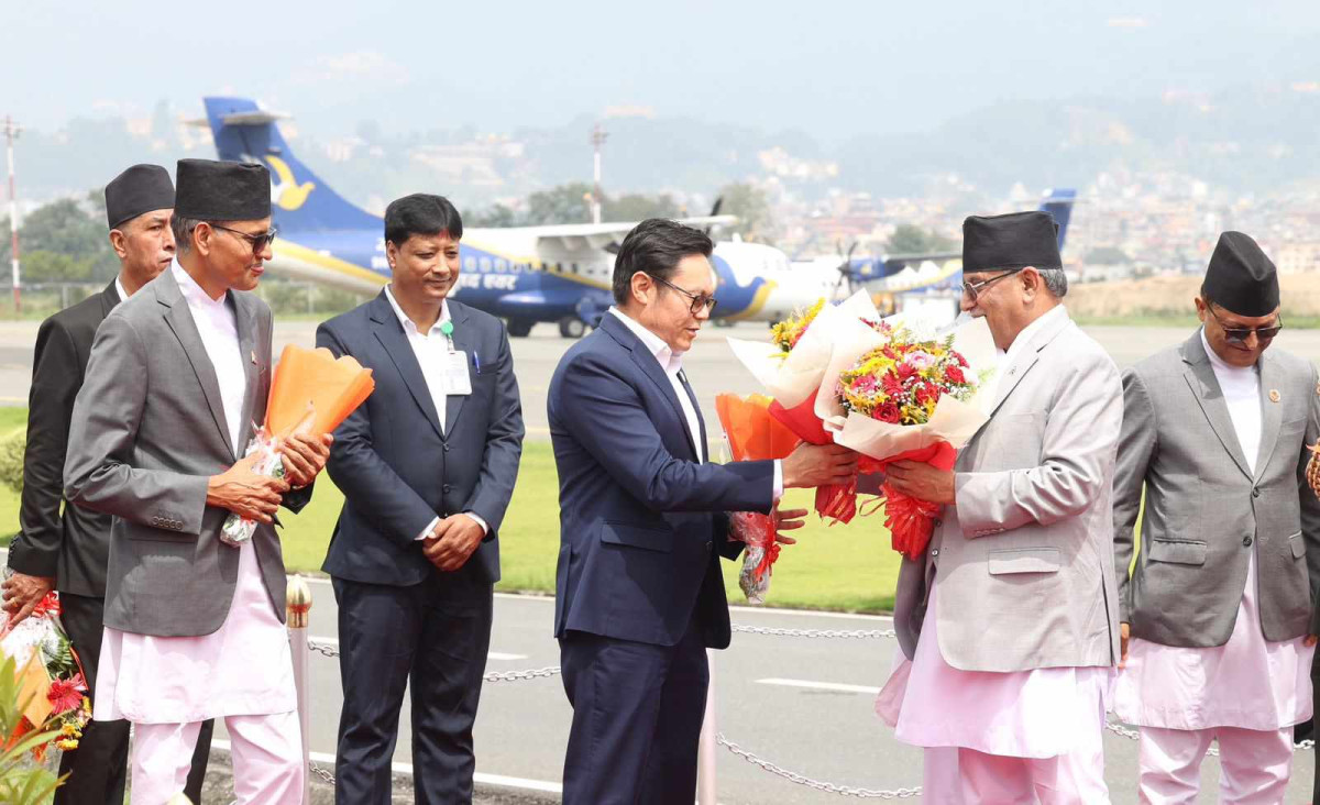 प्रधानमन्त्री स्वदेश फर्किए (फोटो फिचर)