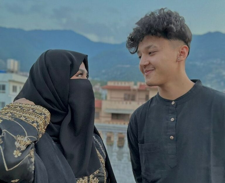 केपी ओलीले  आयुष र अलिजेहलाई दिए  बधाई