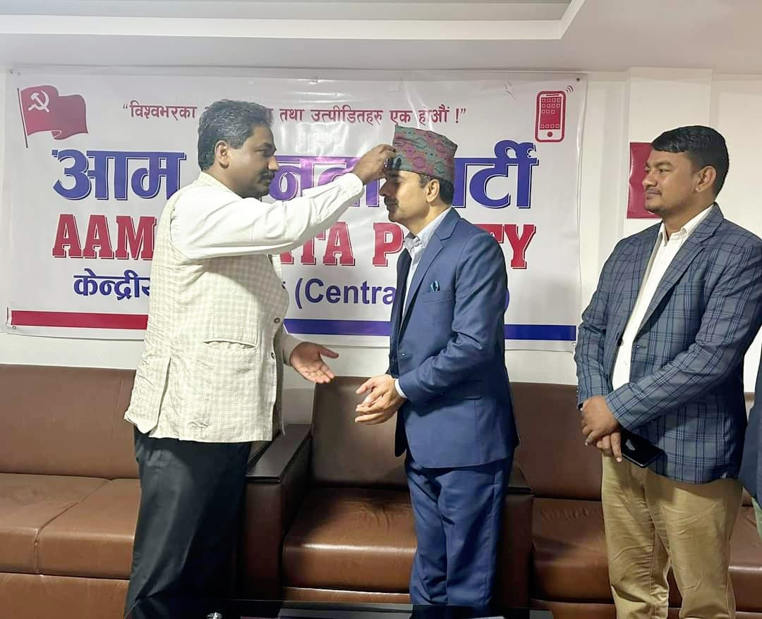 रास्वपाका पुर्व जिल्ला सभापति प्रभु साहको पार्टीमा प्रवेश