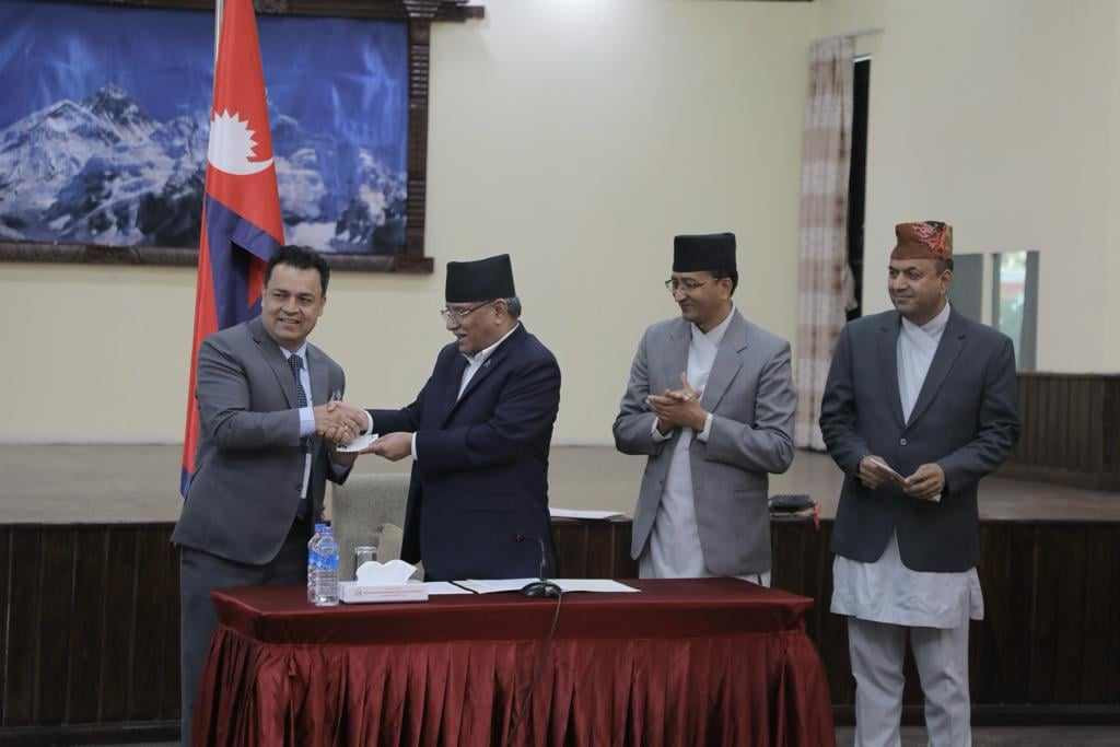 गैरआवासीय नेपालीलाई नागरिकता दिन सुरू