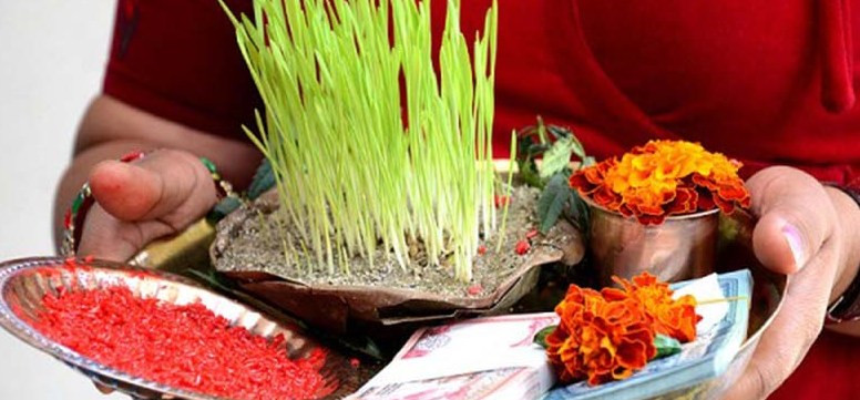 आज विजयादशमी, मान्यजनबाट टीका र जमरासहित आशीर्वाद थापिँदै