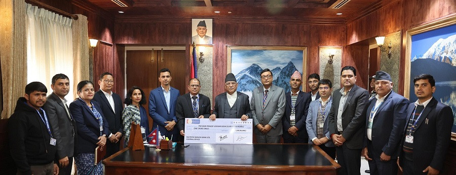 राष्ट्रिय वाणिज्य बैंकले गर्यो भूकम्प पीडितको सहायता लागि एक करोड सहयोग