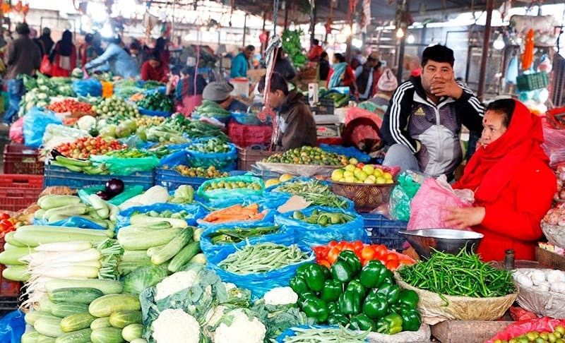 तरकारीमा ठगी, थोकमा घट्यो, खुद्रामा घटेन