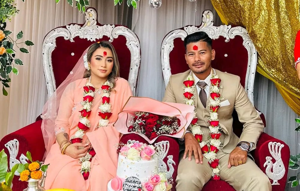 अविनाश बोहोराले गरे प्रेमिका प्रतिज्ञा खनालसँग ‘इन्गेजमेन्ट’