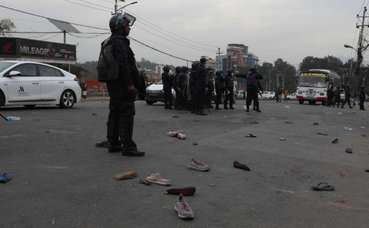 दुर्गा प्रसाईं समूह र प्रहरीबीच झडप