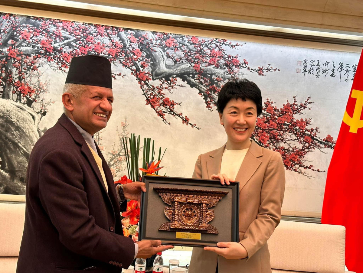 एमाले उपमहासचिव ज्ञवाली र चिनियाँ विदेश विभाग उपमन्त्री सुनबीच भेट