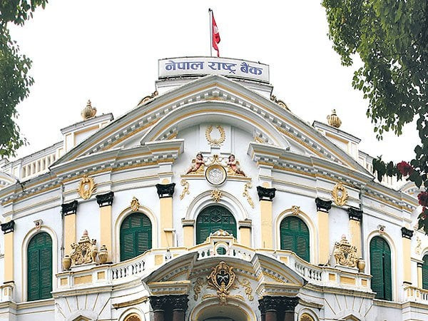 सवारी र घरजग्गा कर्जामा लचिलो : सेयर बजारका विषयमा राष्ट्र बैंक मौन
