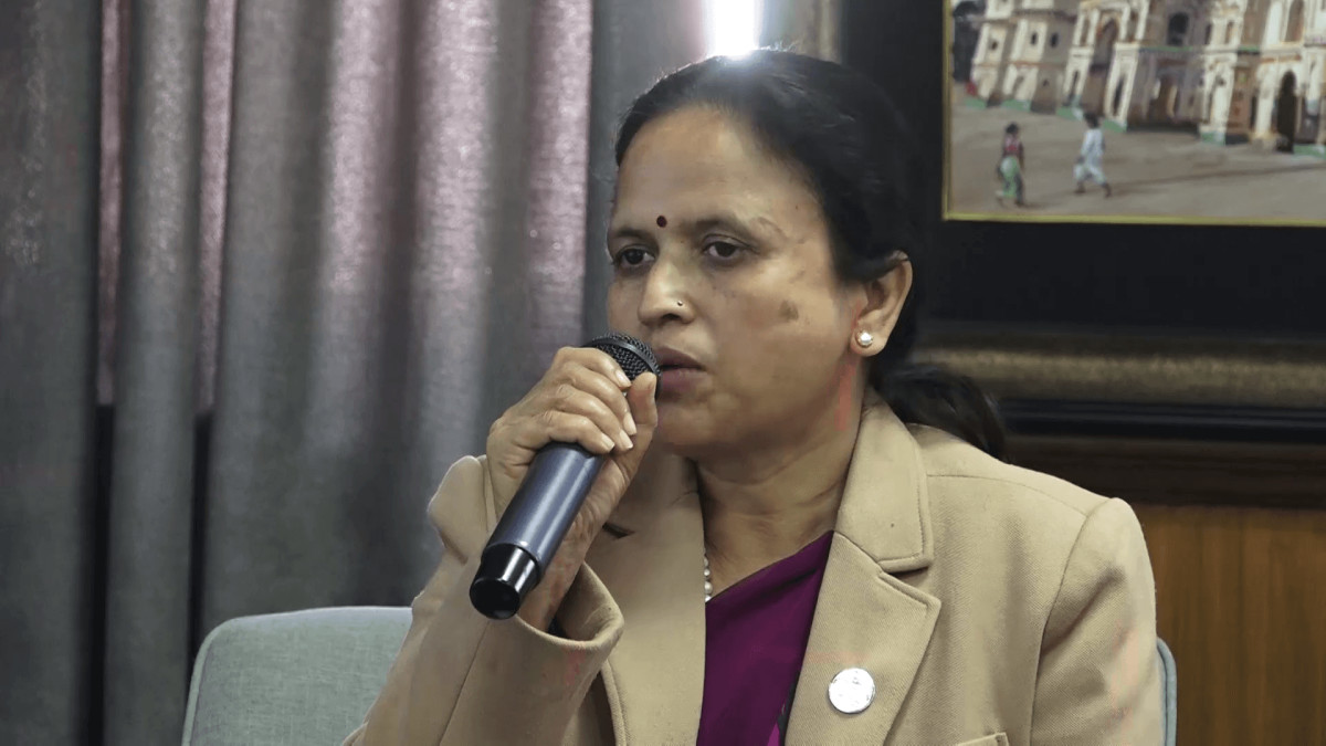 गणतन्त्रमा संविधानभन्दा माथि कोही पनि हुन सक्दैनः मन्त्री शर्मा