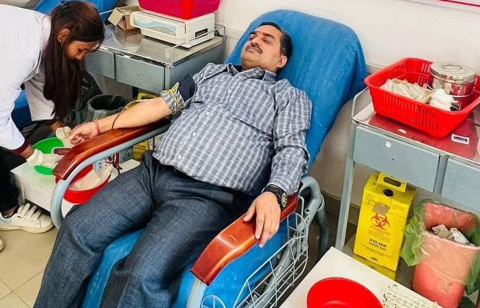 पूर्व प्रदेश प्रमुख राजेश अहिराजले ४२ औँ पटक रक्तदान