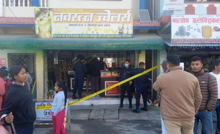 बेलबारीका तीन वटा सुन पसलमा चोरी