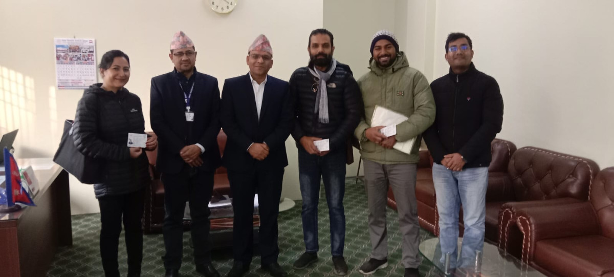 पर्सामा तीन जनालाई गैरआवासीय नेपाली नागरिकता प्रदान