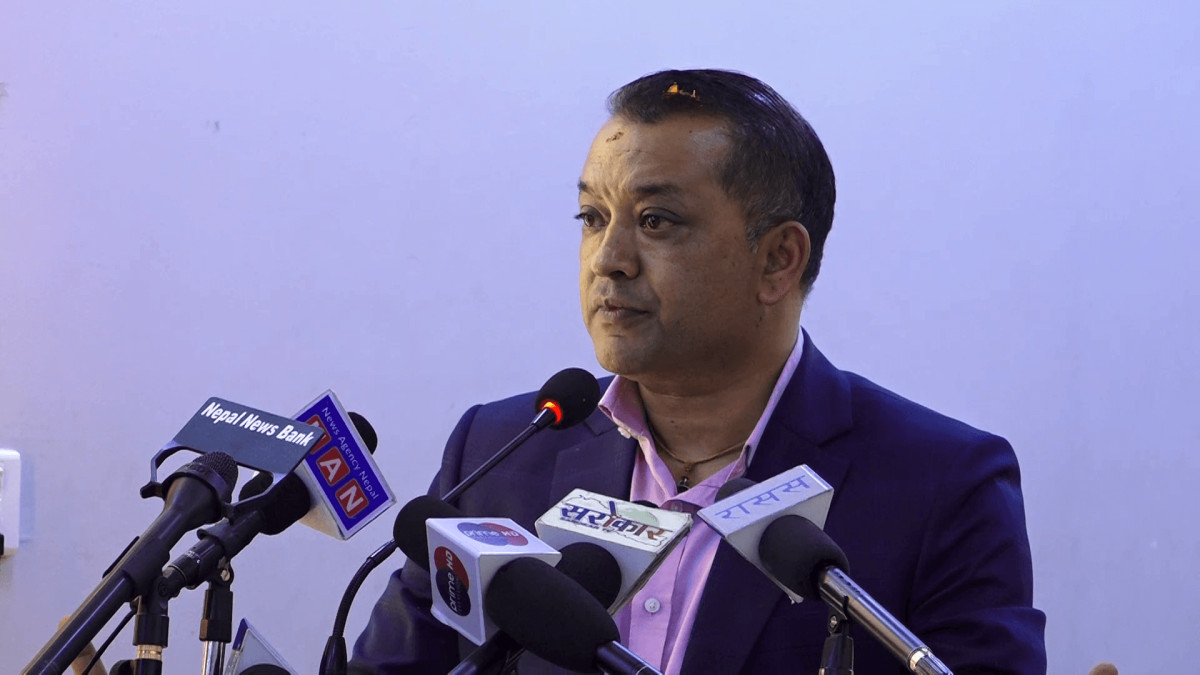 पार्टीको अभियान सुरु भएकै दिन कांग्रेस महामन्त्री थापा भने छुट्टै अभियानमा
