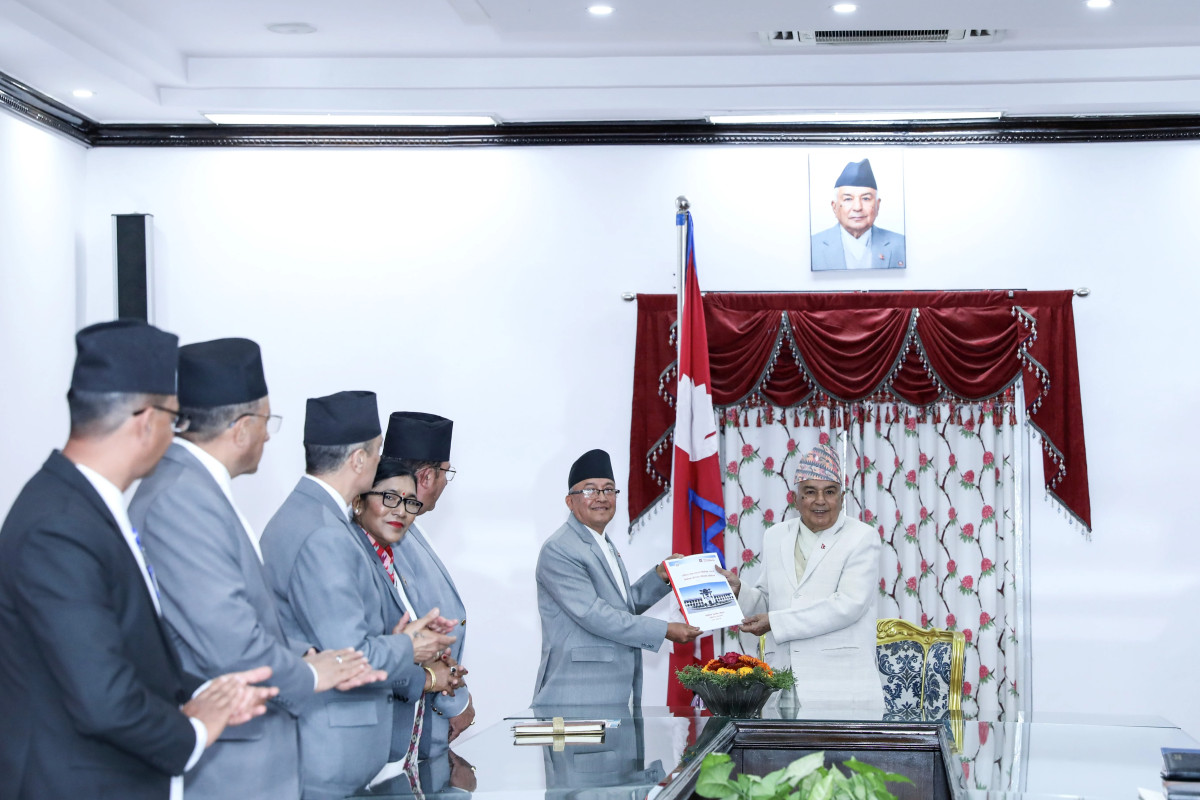 राष्ट्रपतिसमक्ष राष्ट्रिय सभा निर्वाचनको प्रतिवेदन प्रस्तुत