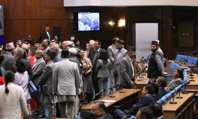 रविको राजीनामा माग्दै कांग्रेसले नाराबाजी गरेपछि प्रतिनिधिसभाको दोस्रो बैठक स्थगित
