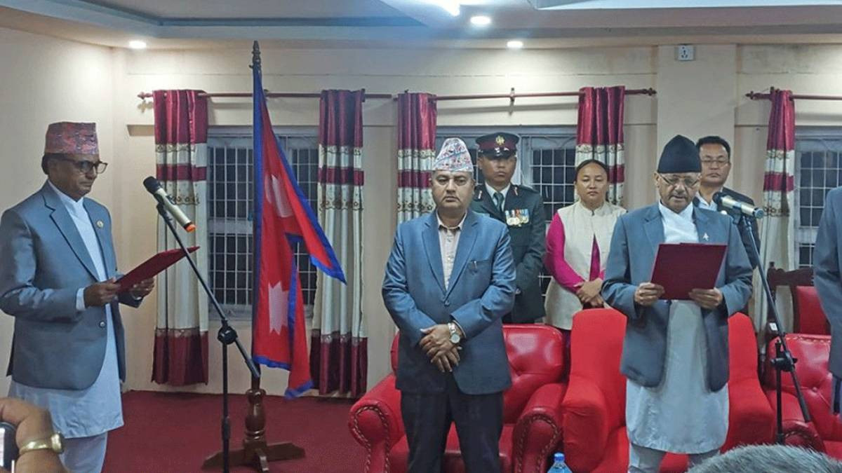 बागमती प्रदेशमा एमाले सहभागी , थपलियाले लिए मन्त्रीको शपथ