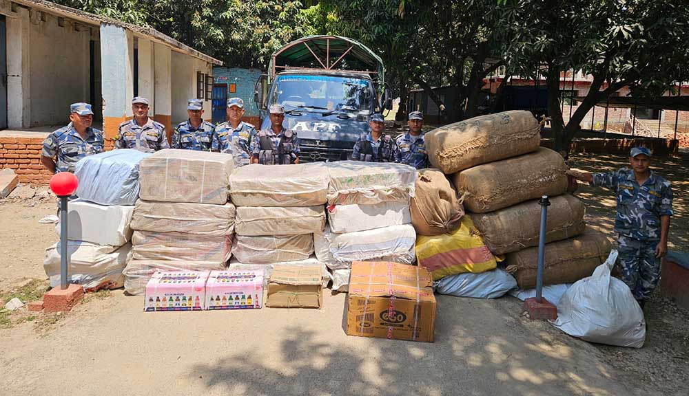 ७ लाख ५५ हजार बराबरको अवैध समान