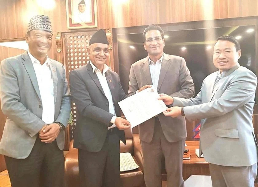 मुख्यमन्त्री कँडेलले बुझाए अर्थमन्त्री र ऊर्जामन्त्रीलाई ध्यानाकर्षण पत्र